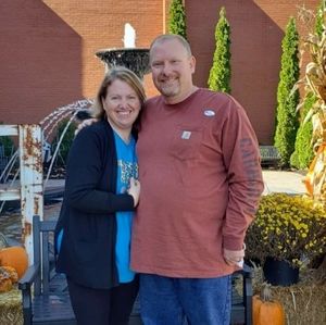 Meet your Poshers, Chris and April